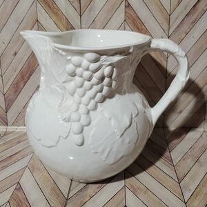 Vtg ELIOS Made In Italy Vase Raised Grape Leaves Berries White Ceramic Pitcher